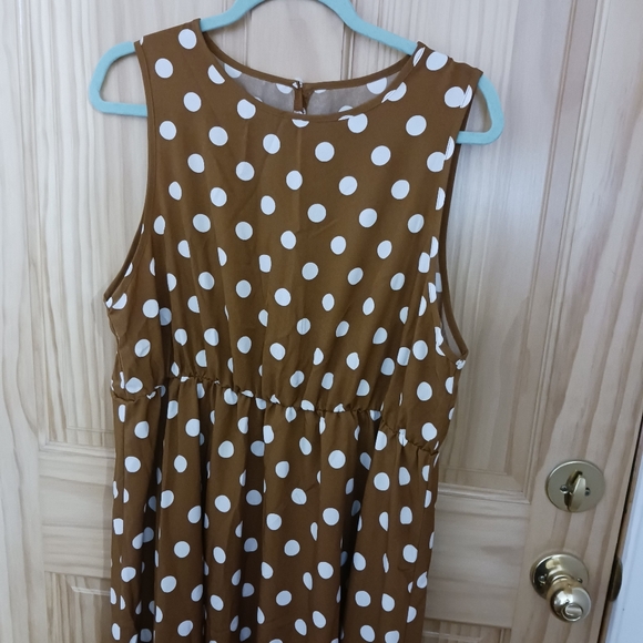 Sleeveless dress XXL Brown with White polka dots 💯 polyester long flowy - Picture 3 of 5